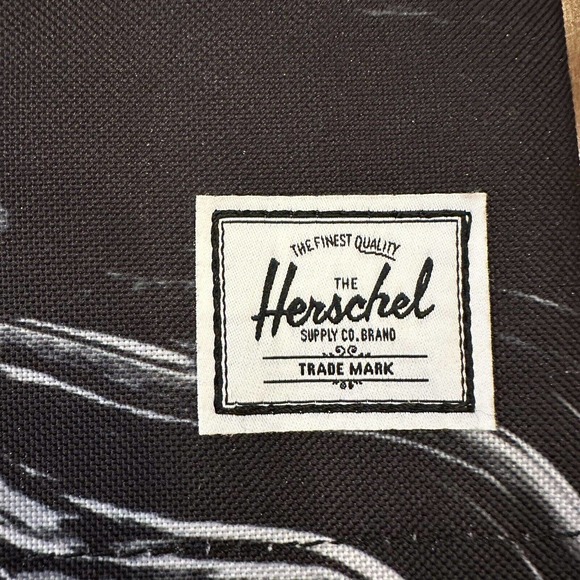 Herschel Supply Co Baby Diaper Changing Pad Mat in Paint Pour Black - Picture 4 of 4